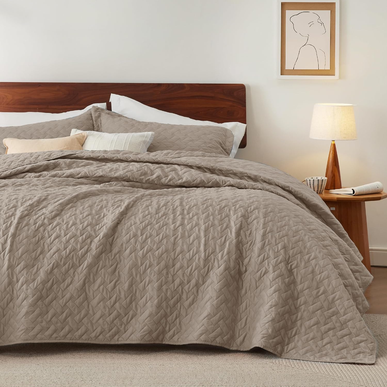 Queen Size Quilt Set – Lightweight Taupe Comforter with Basket Weave Pattern & 2 Pillow Shams