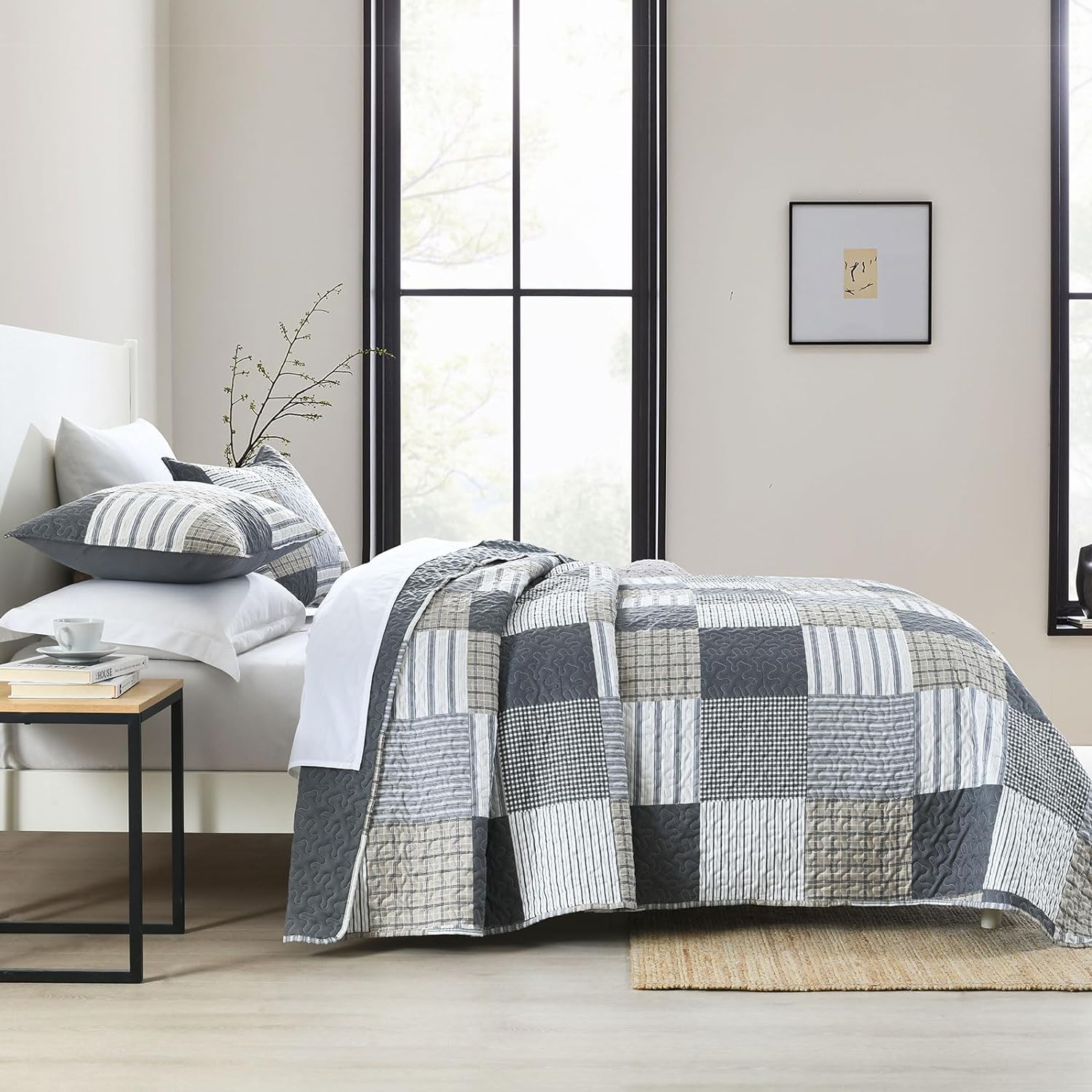 3-Piece Queen Quilt Set – Lightweight Gray Plaid Patchwork Bedspread with 2 Pillow Shams