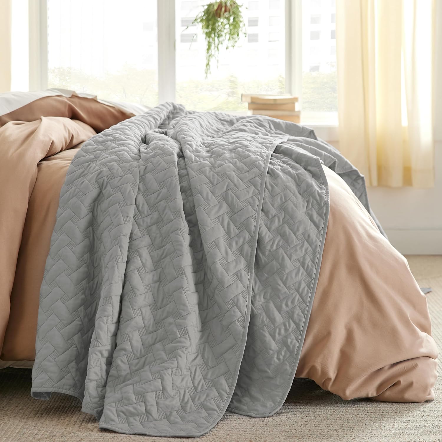 Queen Size Quilt Set – Lightweight Light Grey  Comforter with Basket Weave Pattern & 2 Pillow Shams