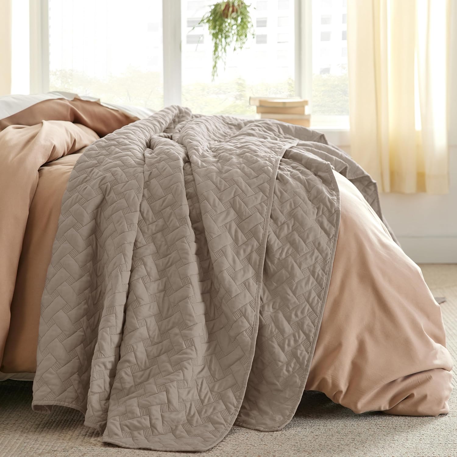 Queen Size Quilt Set – Lightweight Taupe Comforter with Basket Weave Pattern & 2 Pillow Shams