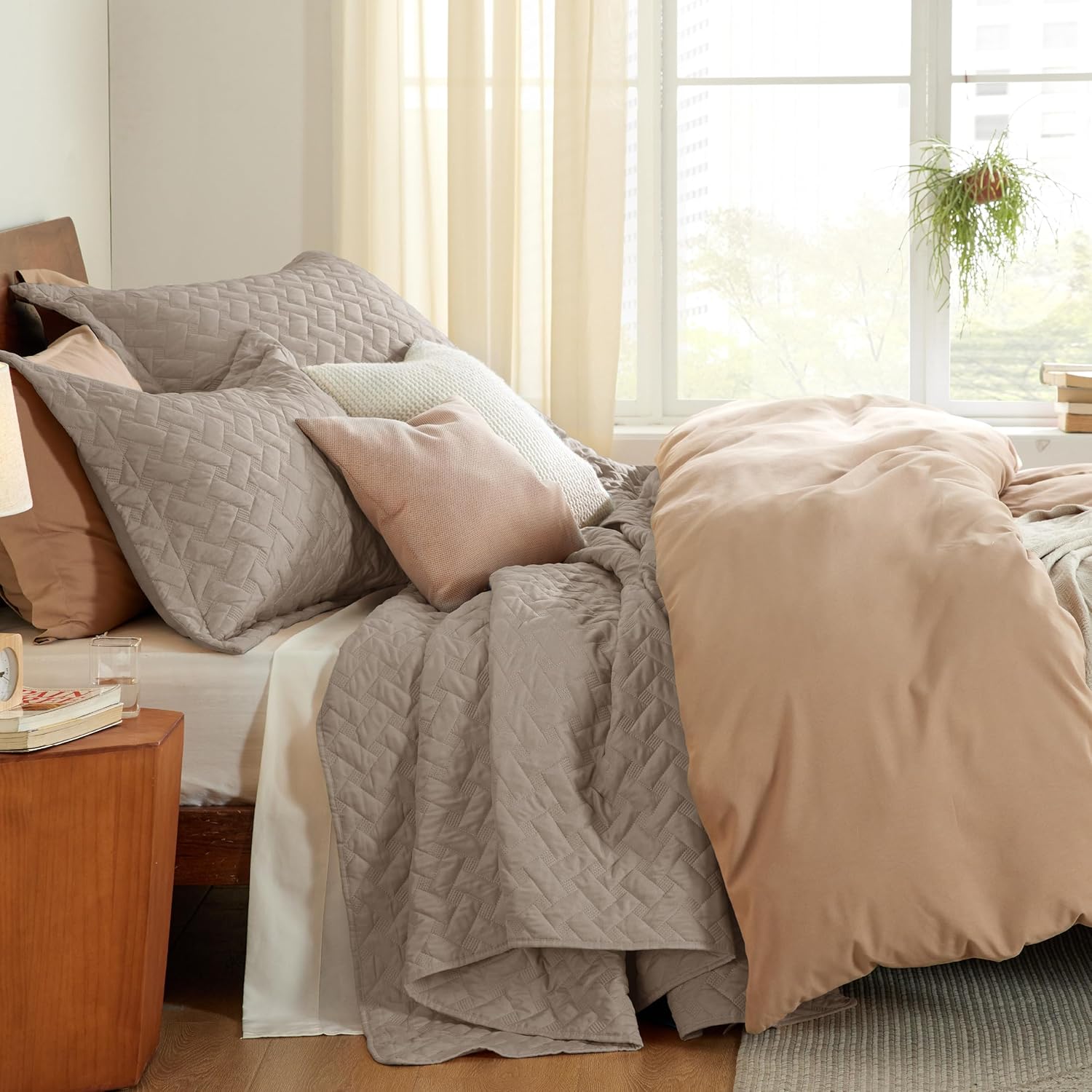 Queen Size Quilt Set – Lightweight Taupe Comforter with Basket Weave Pattern & 2 Pillow Shams