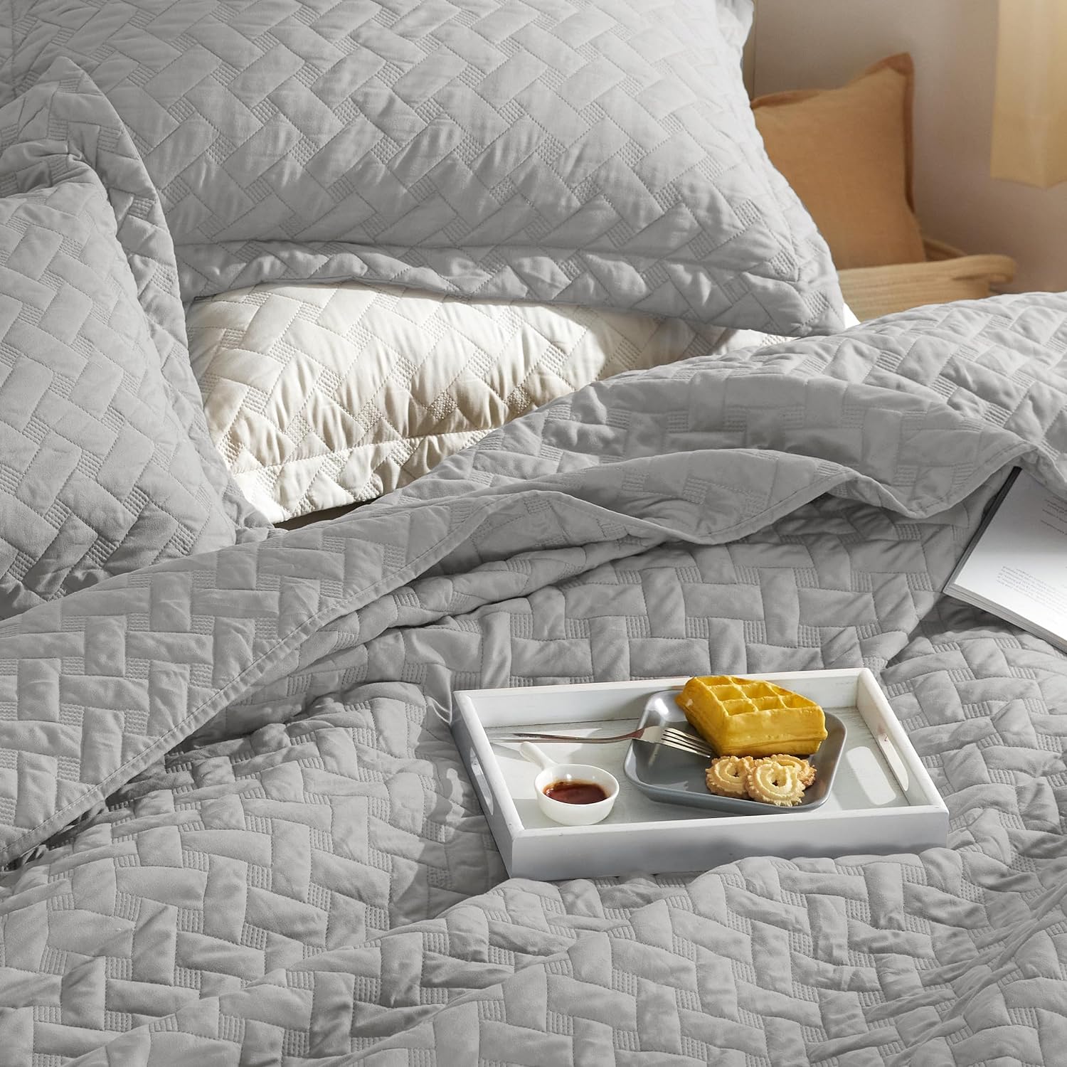 Queen Size Quilt Set – Lightweight Light Grey  Comforter with Basket Weave Pattern & 2 Pillow Shams