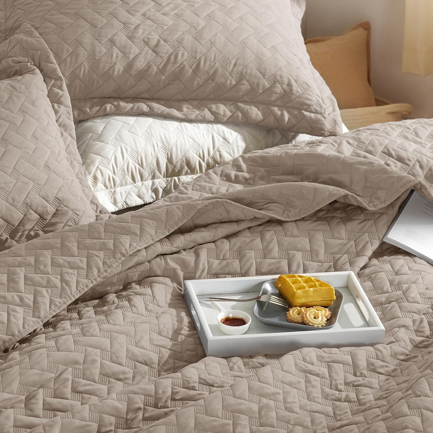 Queen Size Quilt Set – Lightweight Taupe Comforter with Basket Weave Pattern & 2 Pillow Shams